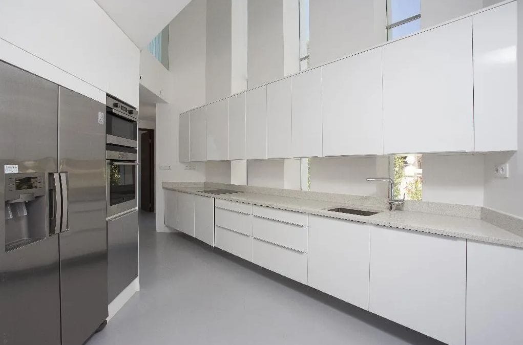 Luxurious modern frontline villa with stunning sea views - Foto 15