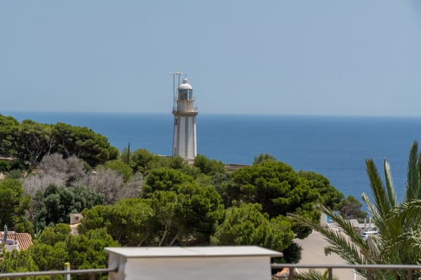 Excepcional propiedad en una exclusiva zona con vistas panoramicas al mar - Foto 46
