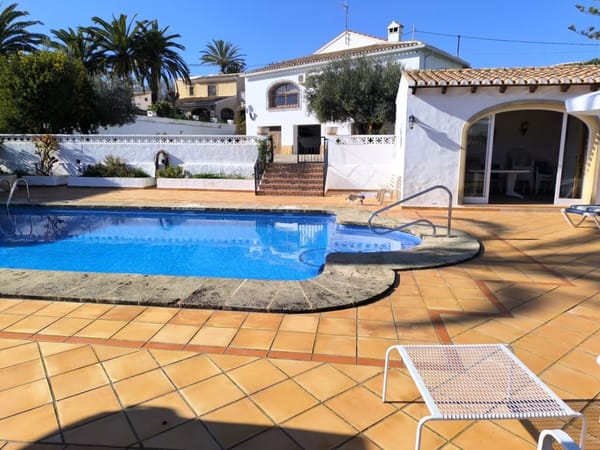 Villa zum Verkauf im Herzen der Altstadt von Javea mit Meerblick und privatem Grundstück - Foto 3
