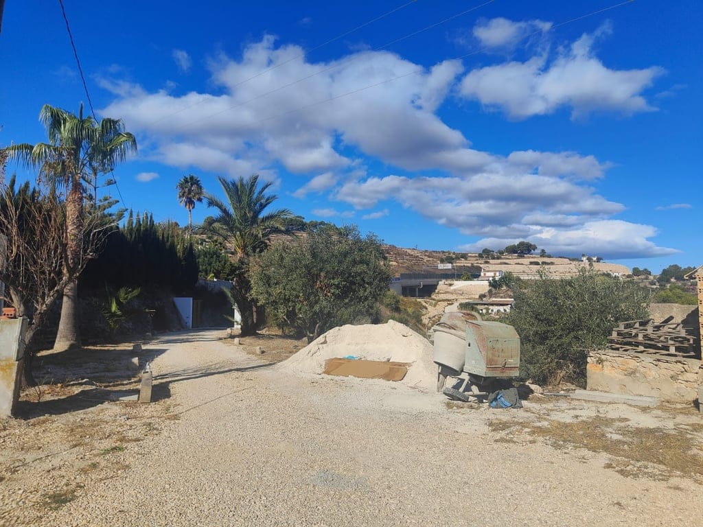 12,137 m2 plot with a habitable rustic house and beautiful views of the sea and the Peñón de Ifach - Benissa - Foto 32