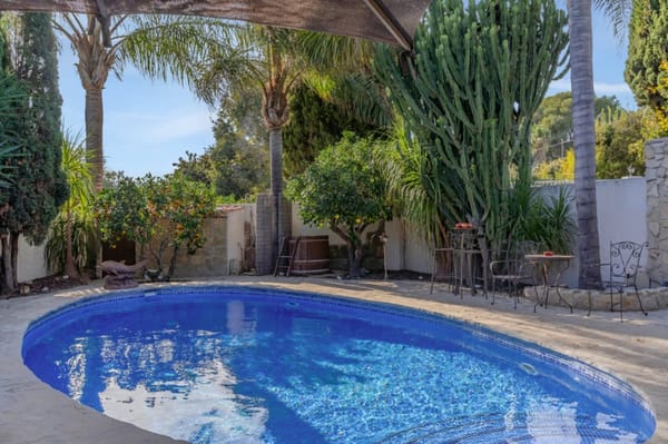 Villa con apartamento de invitados, totalmente renovada y cerca del casco antiguo de Jávea - Foto 30