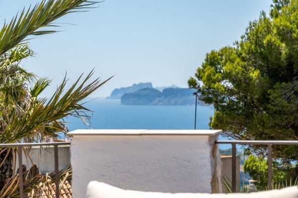 Excepcional propiedad en una exclusiva zona con vistas panoramicas al mar - Foto 48