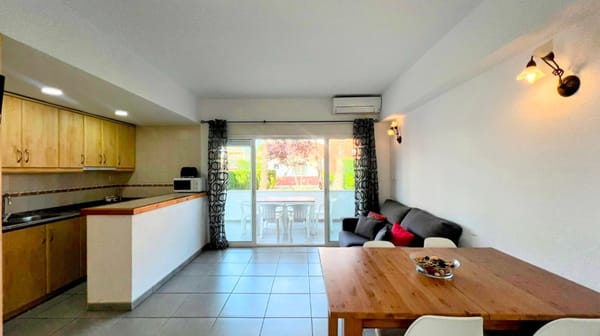 Elegante apartamento de 3 habitaciones con terraza y parking a solo 250 m de la playa. - Foto 4