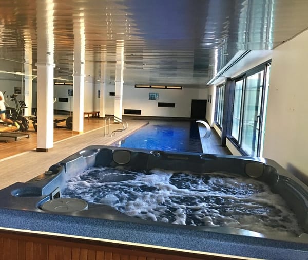 APARTAMENTO DE LUJO CERCA DEL PUERTO DE JÁVEA: COMPLEJO PRESTIGIOSO, PISCINAS CUBIERTAS Y AL AIRE LIBRE, GIMNASIO Y PISTA DE PÁDEL - Foto 18