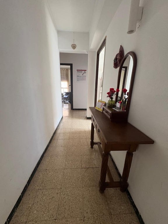 Piso con gran potencial en la entrada de Dénia - Foto 9
