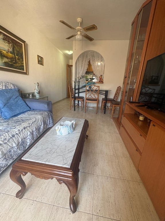 Apartamento en venta de 2 dormitorios en Torrevieja, Alicante. - Foto 10