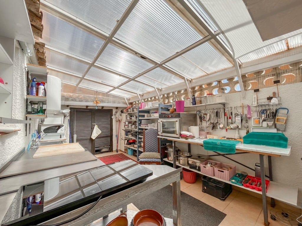 House for sale in Dénia with an active restaurant license in Las Marinas, 500 m from the sea. - Foto 33