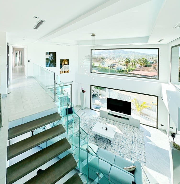 Luxury villa in Benitachell with sea views, infinity pool, and gym. - Foto 8