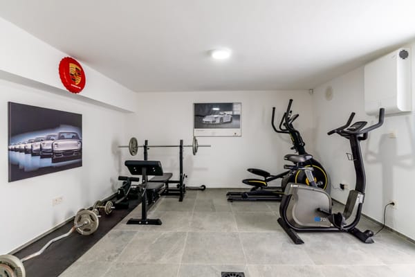 ¡Espectacular villa (2023) con privacidad y materiales de alta calidad! - Foto 53