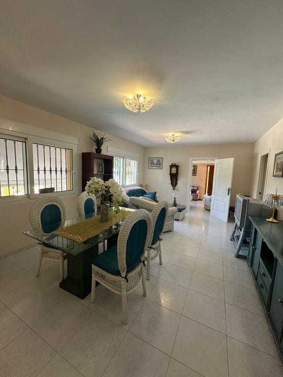 Chalet en Venta en Dénia con Vistas al Mar y la Montaña - Foto 8