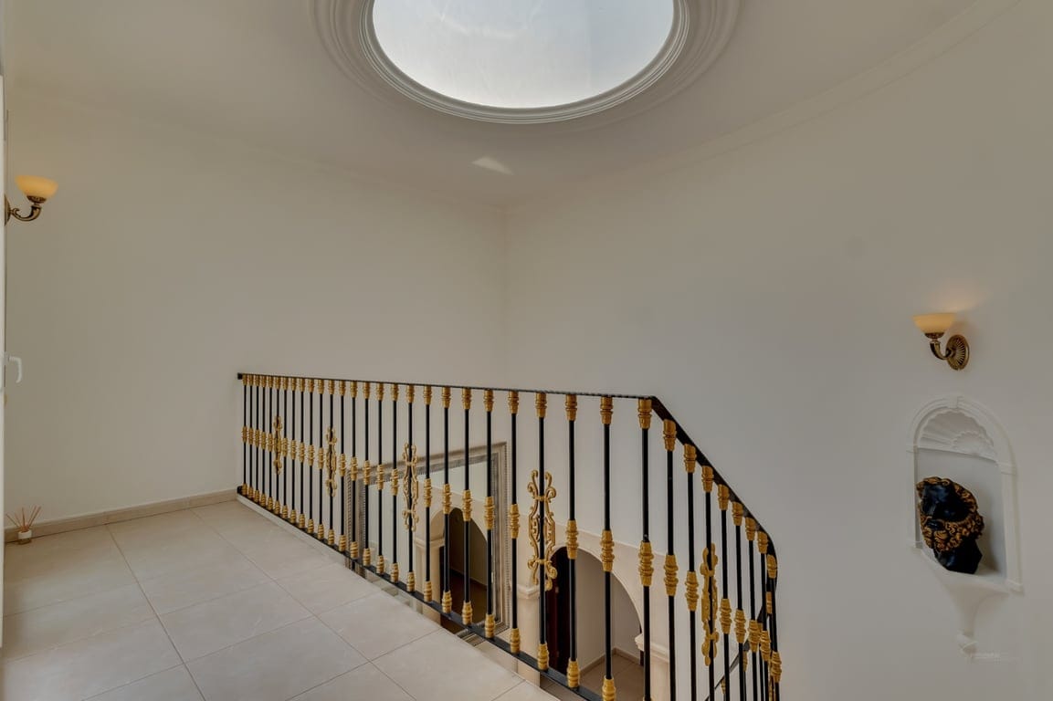 Villa met vrij uitzicht in een rustige omgeving dicht bij het centrum van de stad Jávea - Foto 30