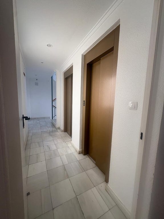 Apartamento en venta de 2 dormitorios en Torrevieja, Alicante. - Foto 33