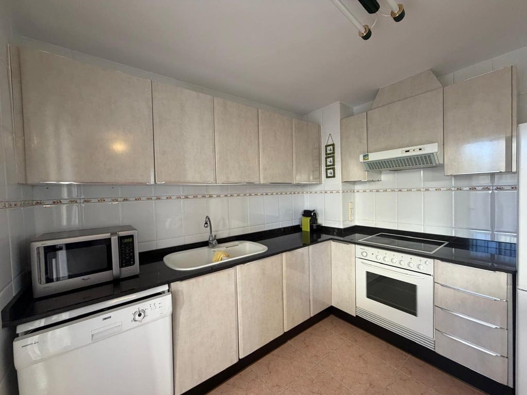 Ground floor with private garden for sale with 2 bedrooms in Playa de les Marines, Denia. - Foto 18