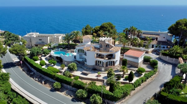 Excepcional propiedad en una exclusiva zona con vistas panoramicas al mar - Foto 50