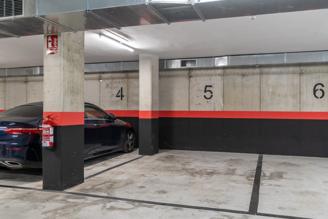 Modern 3-bedroom apartment with a large terrace. - Foto 33