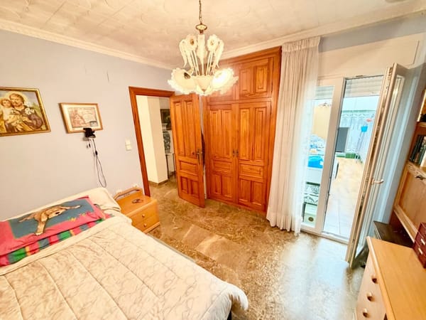 Herrenhaus im Zentrum von Pego: Raum, Privatsphäre und eine exklusive Oase - Foto 16