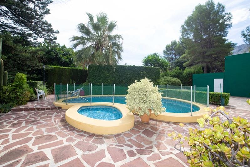 Sale of Urban Plot and Chalet - Foto 6