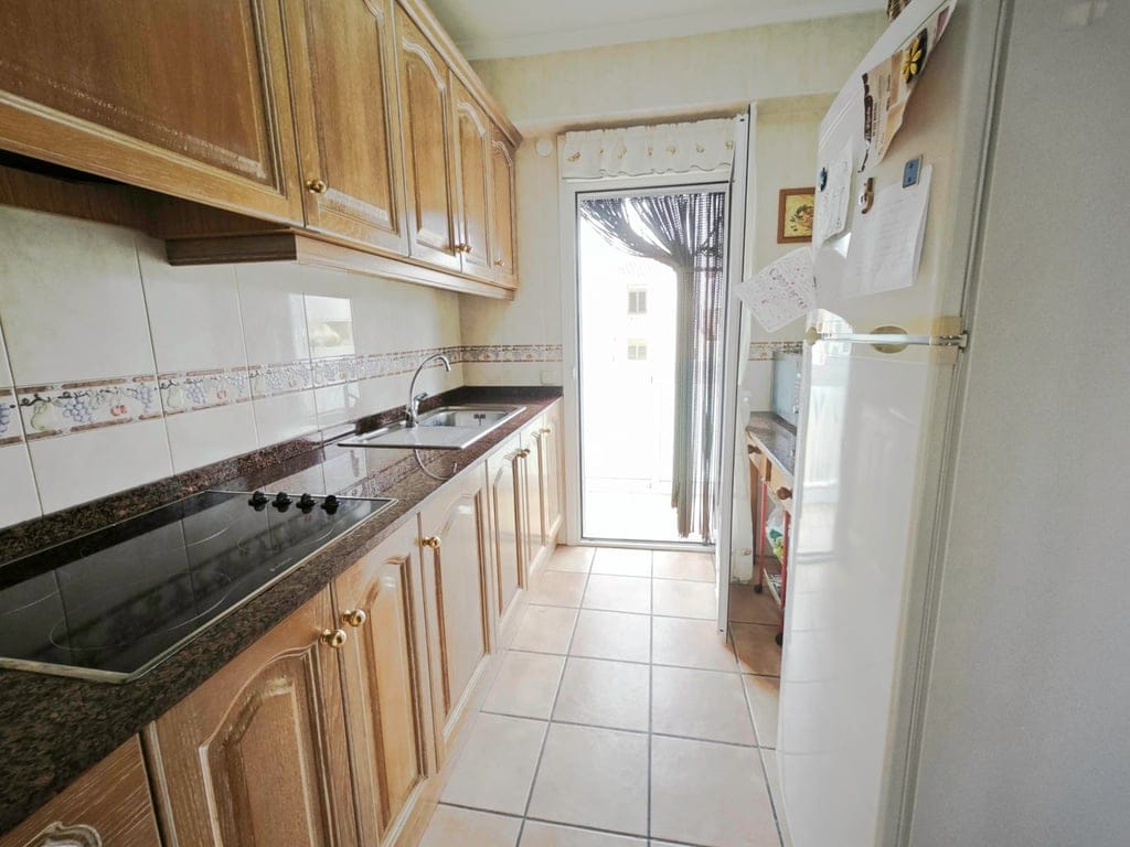 2-bedroom apartment with sea views for sale in the Las Brisas area. - Foto 8