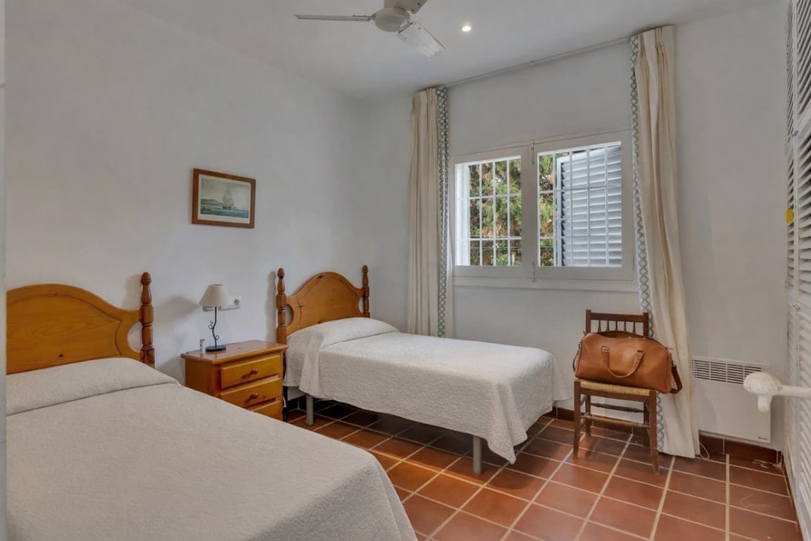 Stunning villa with amazing sea views in the El Tosalet urbanization. - Foto 16