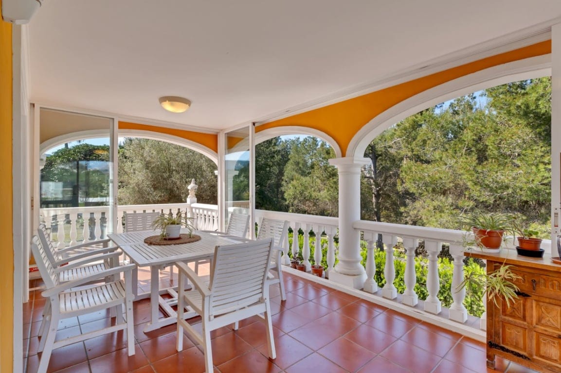 Villa in einer außergewöhnlichen ruhigen Lage, mit weitem Blick und großem Potenzial. - Foto 15