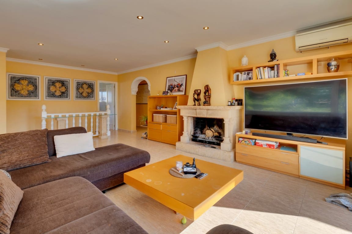 Villa in einer außergewöhnlichen ruhigen Lage, mit weitem Blick und großem Potenzial. - Foto 13