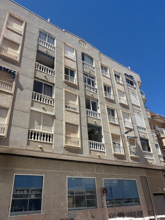 Apartamento en venta de 2 dormitorios en Torrevieja, Alicante. - Foto 37