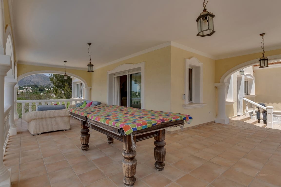 Villa met vrij uitzicht in een rustige omgeving dicht bij het centrum van de stad Jávea - Foto 9