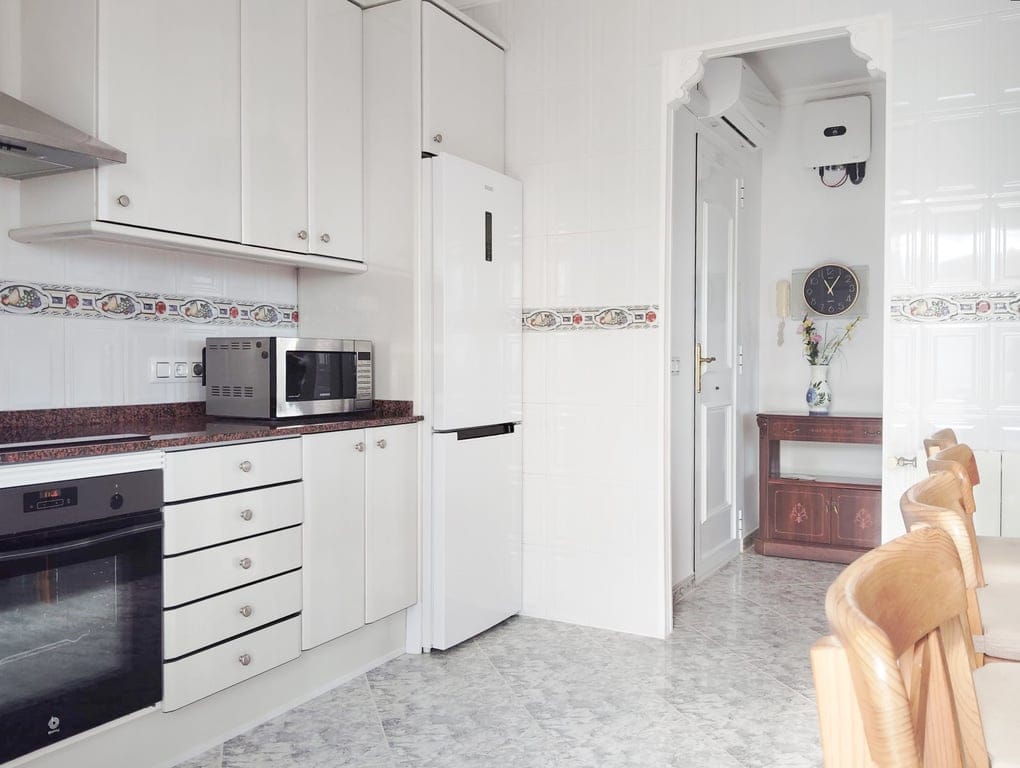 Villa for sale with 4 bedrooms and a pool in Calpe, with sea views. - Foto 7