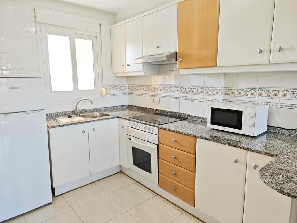 2 bedroom apartment with pool by the sea, Las Brisas area - Foto 18