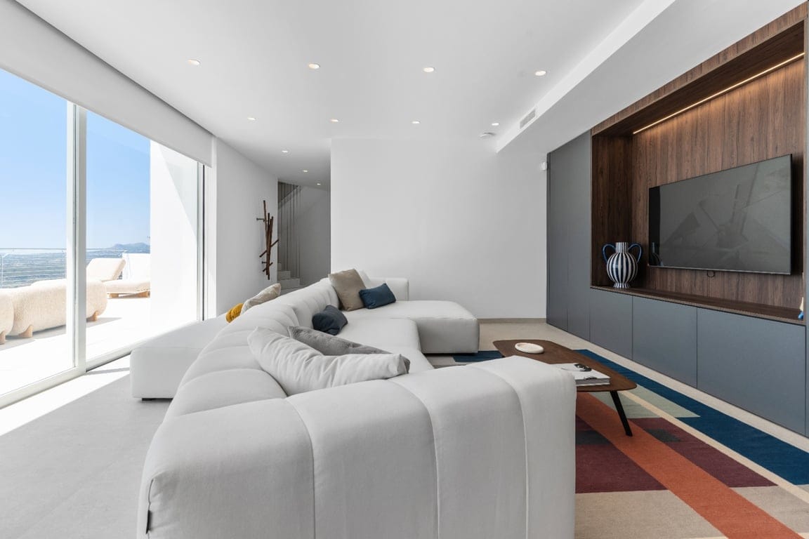 BLANC-19: Luxury Villa in Altea Ready to Move In | 4 Floors, Triple Garage, and Panoramic Views - Foto 11