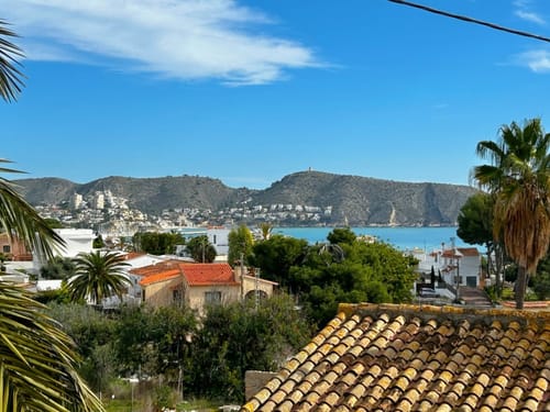 Incredible villa with sea views to renovate in Moraira – Great investment opportunity