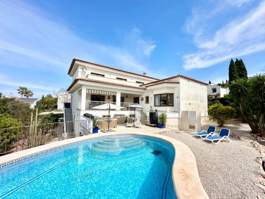 Uw oase in Monte Pego: chalet met een groot perceel, zwembad en volledige privacy - Foto 6