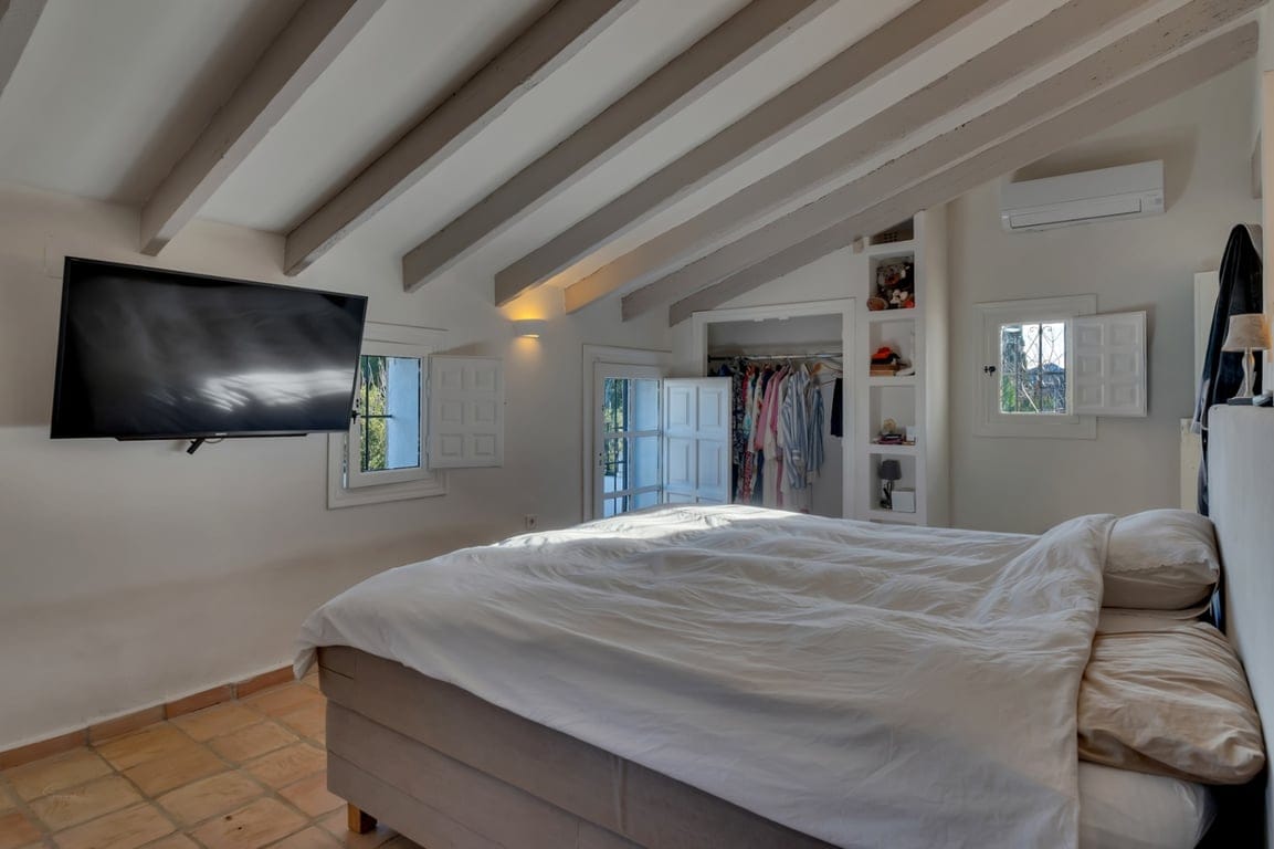 Exclusives, komplett renoviertes Anwesen mit großem Grundstück von 11.367 m2. - Foto 24