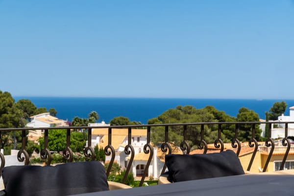 Excepcional propiedad en una exclusiva zona con vistas panoramicas al mar - Foto 28