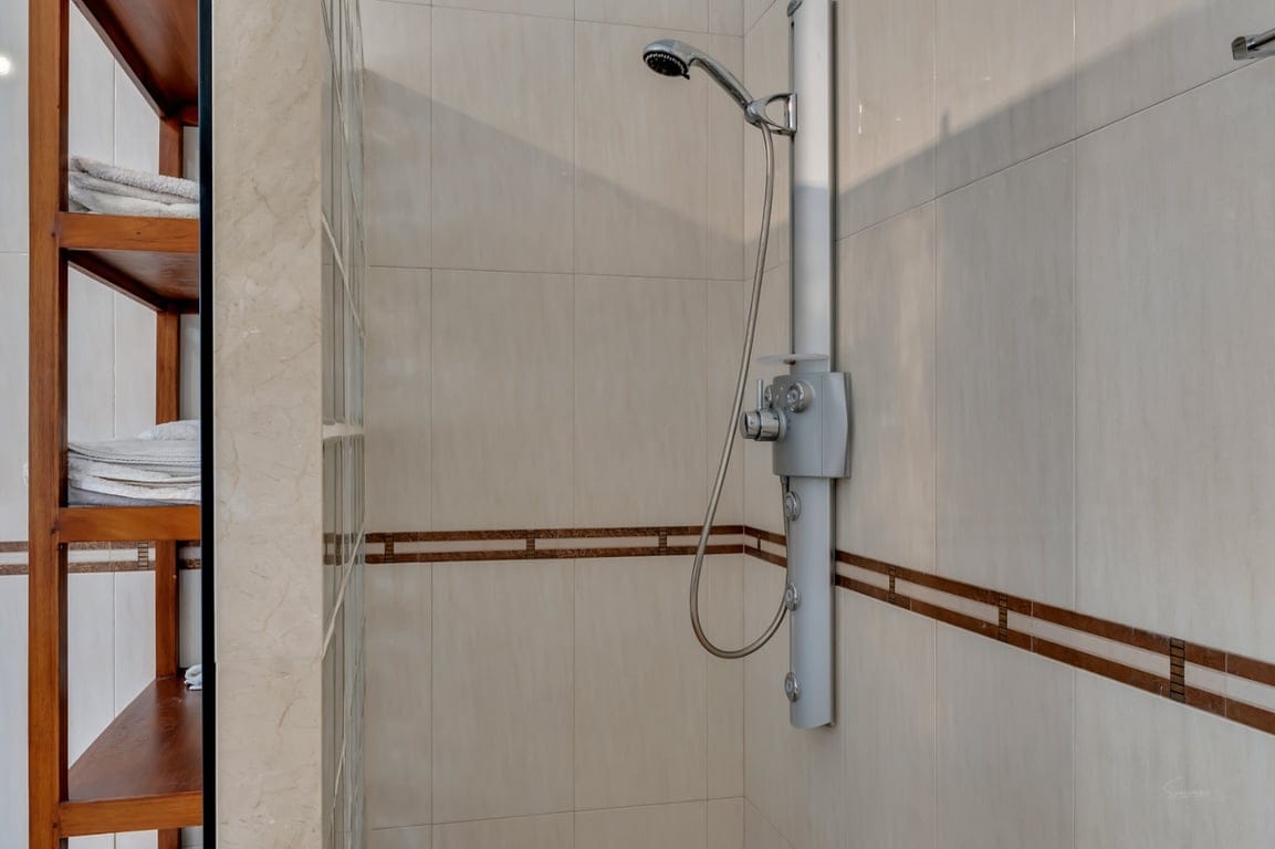 Villa met vrij uitzicht in een rustige omgeving dicht bij het centrum van de stad Jávea - Foto 37