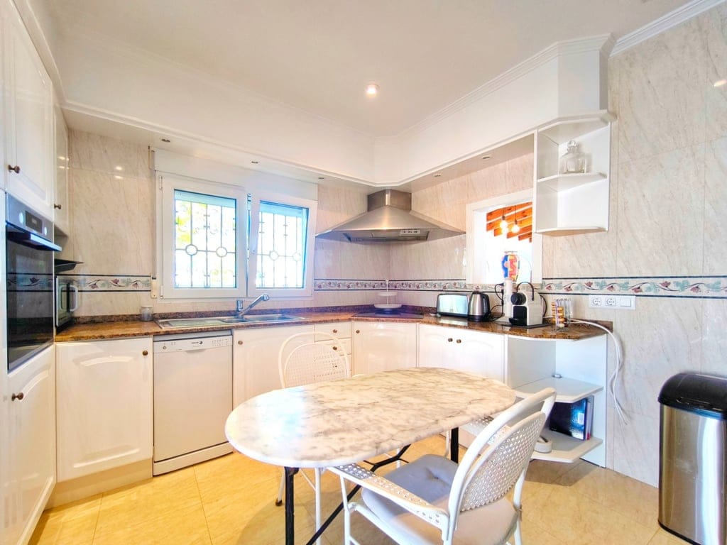 Villa con apartamento de invitados y vistas al mar en Dénia - Foto 36