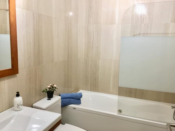 APARTAMENTO DE LUJO CERCA DEL PUERTO DE JÁVEA: COMPLEJO PRESTIGIOSO, PISCINAS CUBIERTAS Y AL AIRE LIBRE, GIMNASIO Y PISTA DE PÁDEL - Foto 5