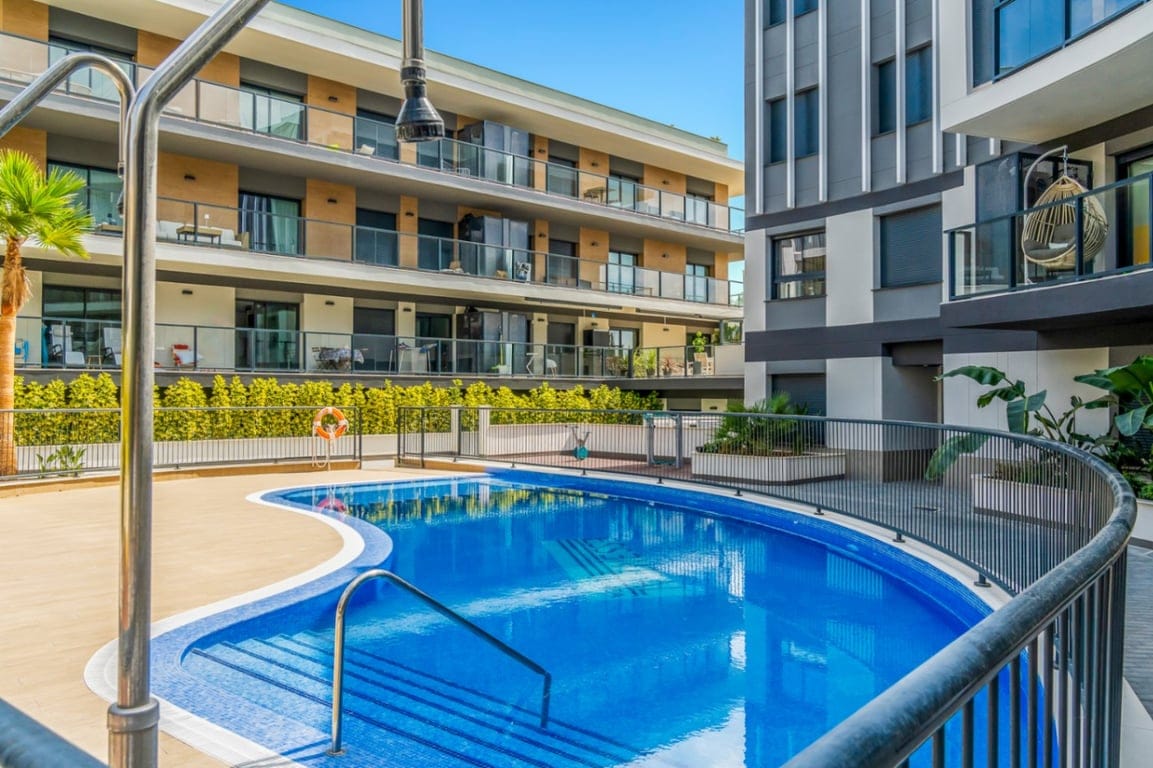 Modern and elegant south-facing apartment with a pool in Jávea. - Foto 2