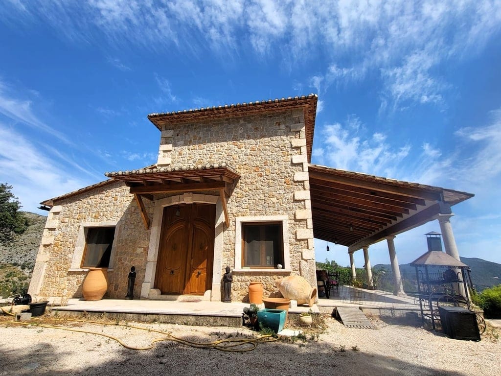 Charming rustic house with exceptional views of the Sea and the Mountain in Pego.