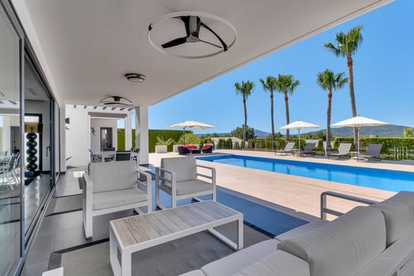 Exclusiva villa moderna con impresionantes vistas abiertas en una demandada zona de Jávea - Foto 11