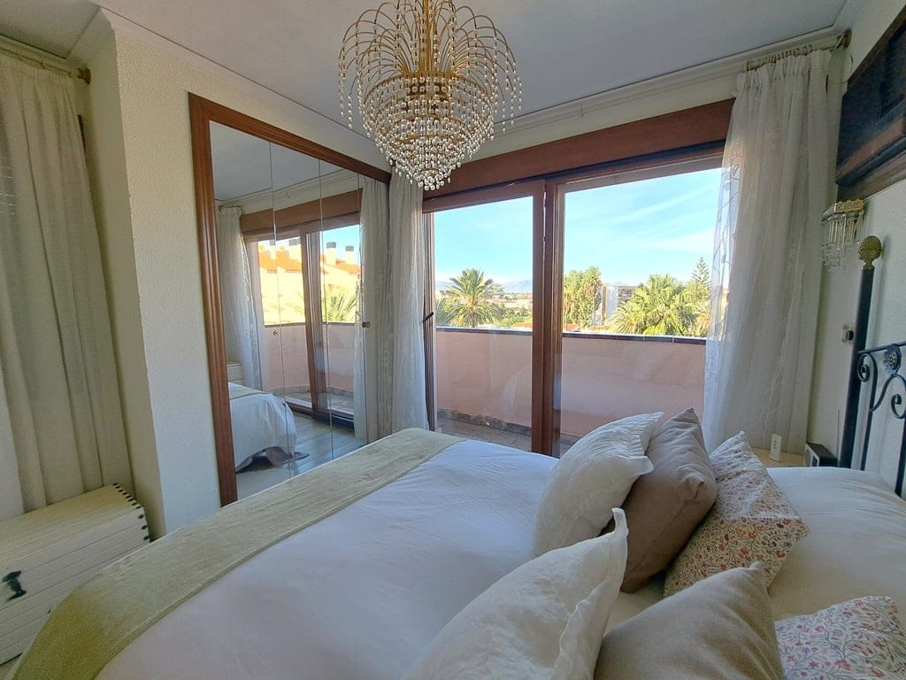 Penthouse with a large terrace and pool for sale in Dénia beach. - Foto 18