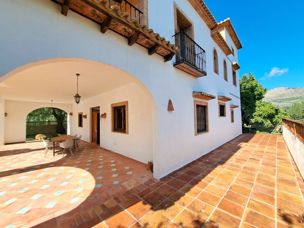 Family villa with pool for sale in Orba - Foto 11