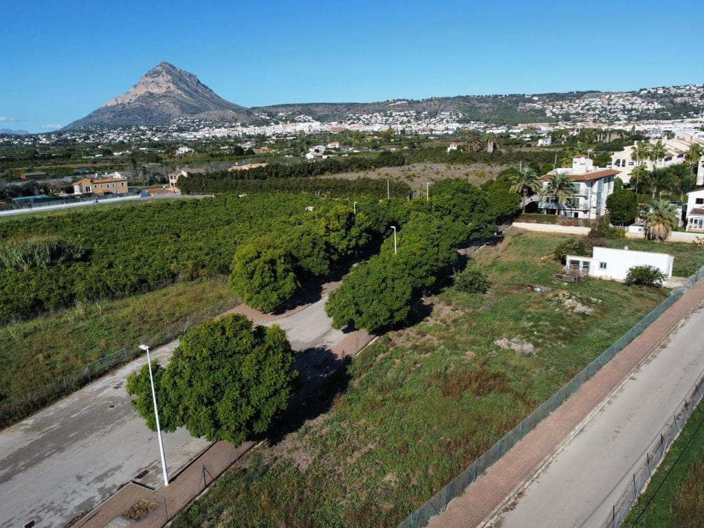 Strategic land for apartment development in one of the most sought-after areas of Jávea. - Foto 4
