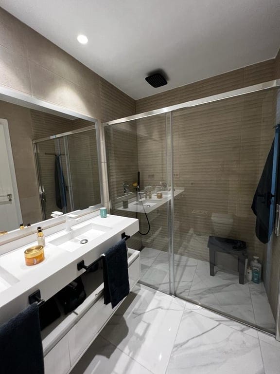 LUJO EN BENIDORM: Apartamento 9ª Planta, 2 Dorm, 2 Baños con Vistas Panorámicas al Mar - Foto 15