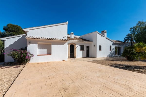 Elegante Chalet en la Prestigiosa Urbanización La Lluca, Jávea - Foto 28