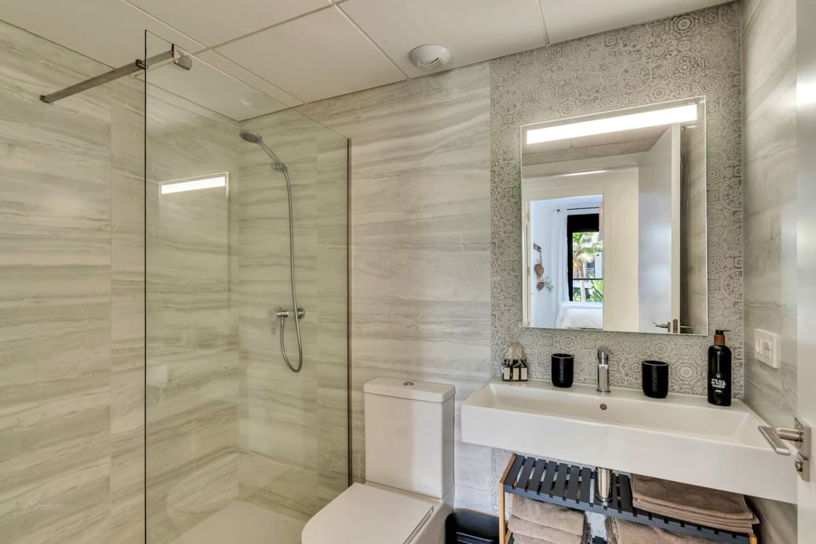 Modern and elegant south-facing apartment with a pool in Jávea. - Foto 21