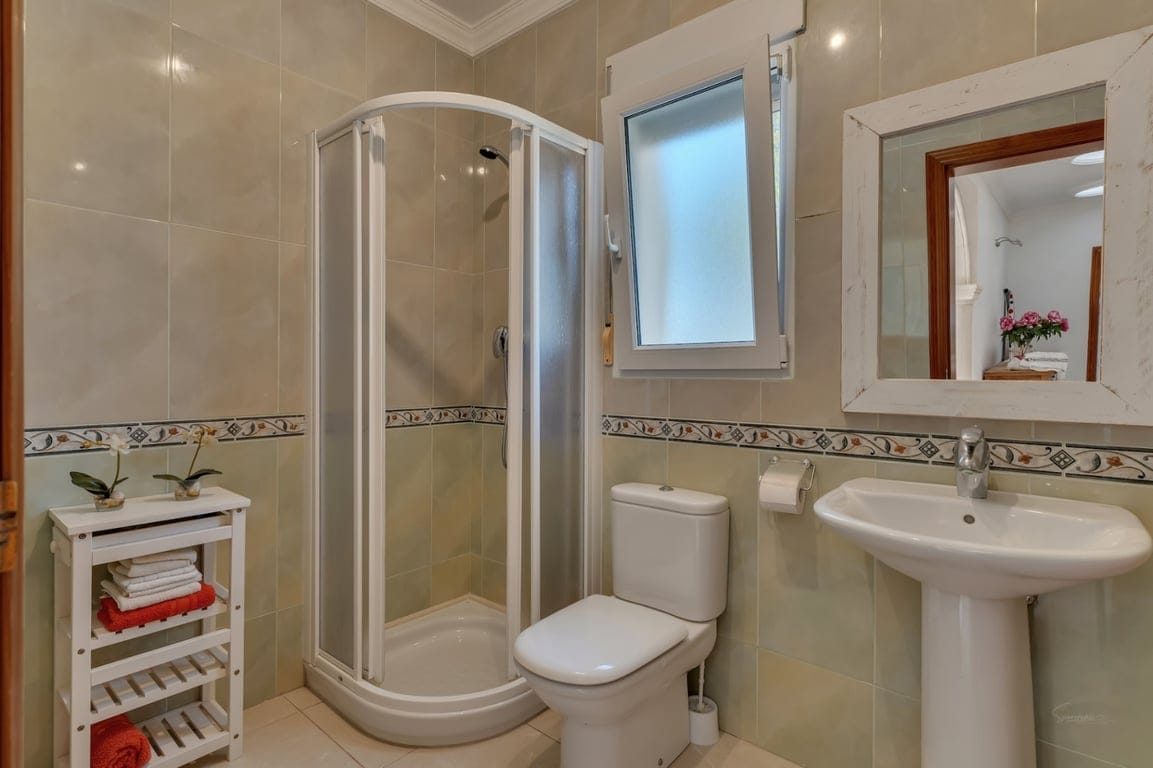 Villa met vrij uitzicht in een rustige omgeving dicht bij het centrum van de stad Jávea - Foto 28