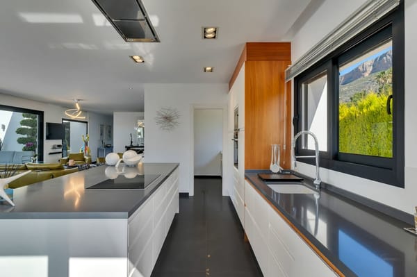 Exclusiva villa moderna con impresionantes vistas abiertas en una demandada zona de Jávea - Foto 23