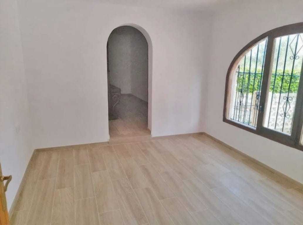 Möglichkeit: Einfache Rustikale Finca in der Nähe des Arenal in Jávea | 4 Schlafzimmer, 1.500 m² Grundstück | Nur 519.000 €! - Foto 6
