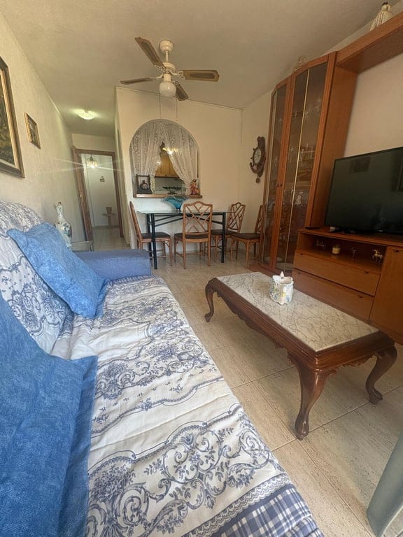 Apartamento en venta de 2 dormitorios en Torrevieja, Alicante. - Foto 7